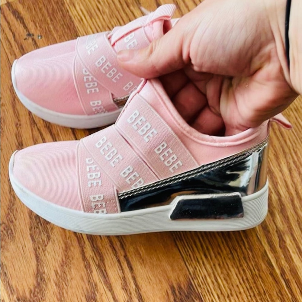 Like new Bebe sneakers size 11